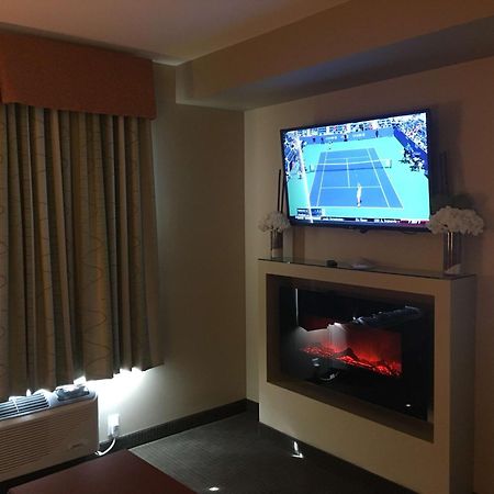 Best Western Plus Service Inn & Suites Lethbridge Buitenkant foto