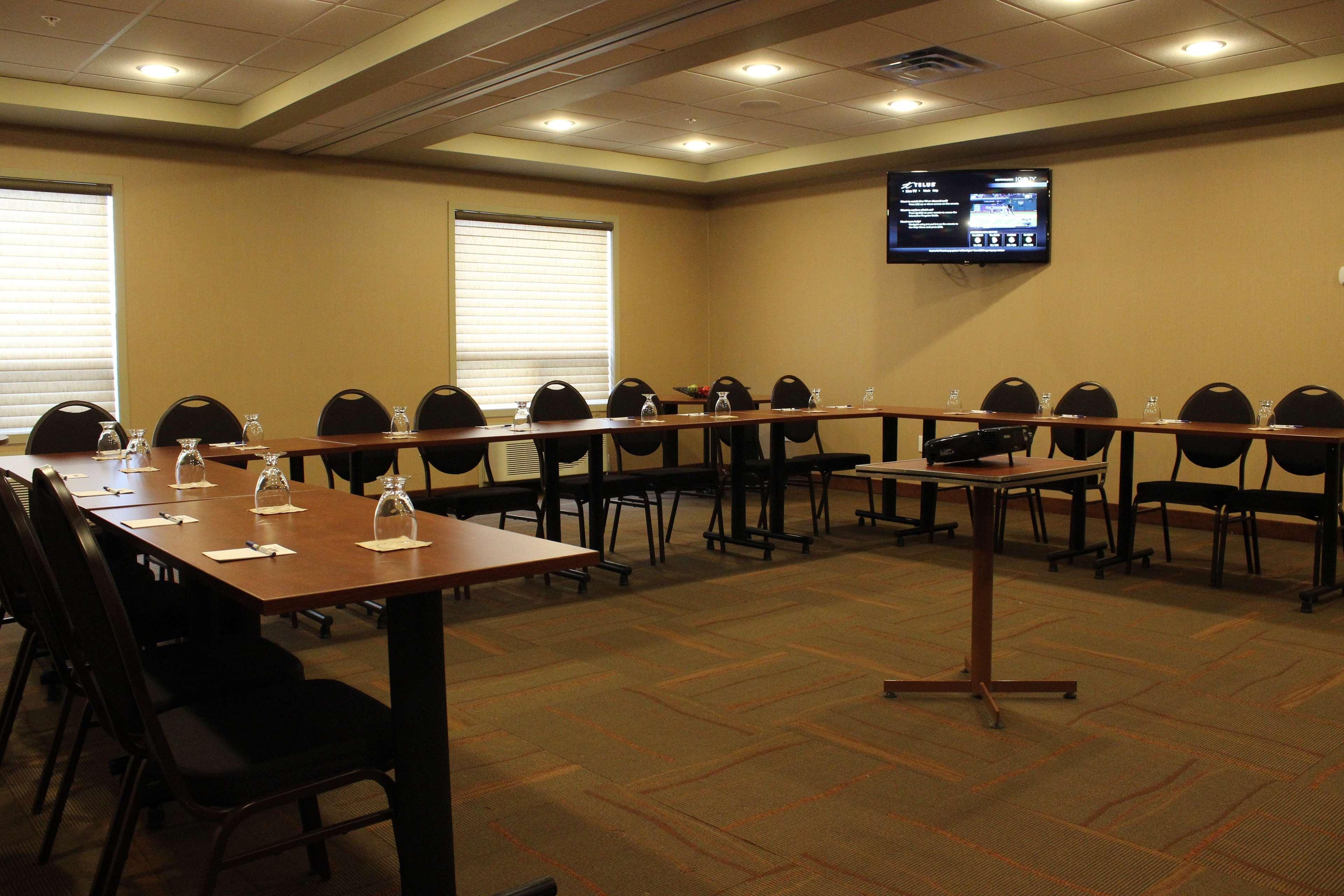 Best Western Plus Service Inn & Suites Lethbridge Buitenkant foto