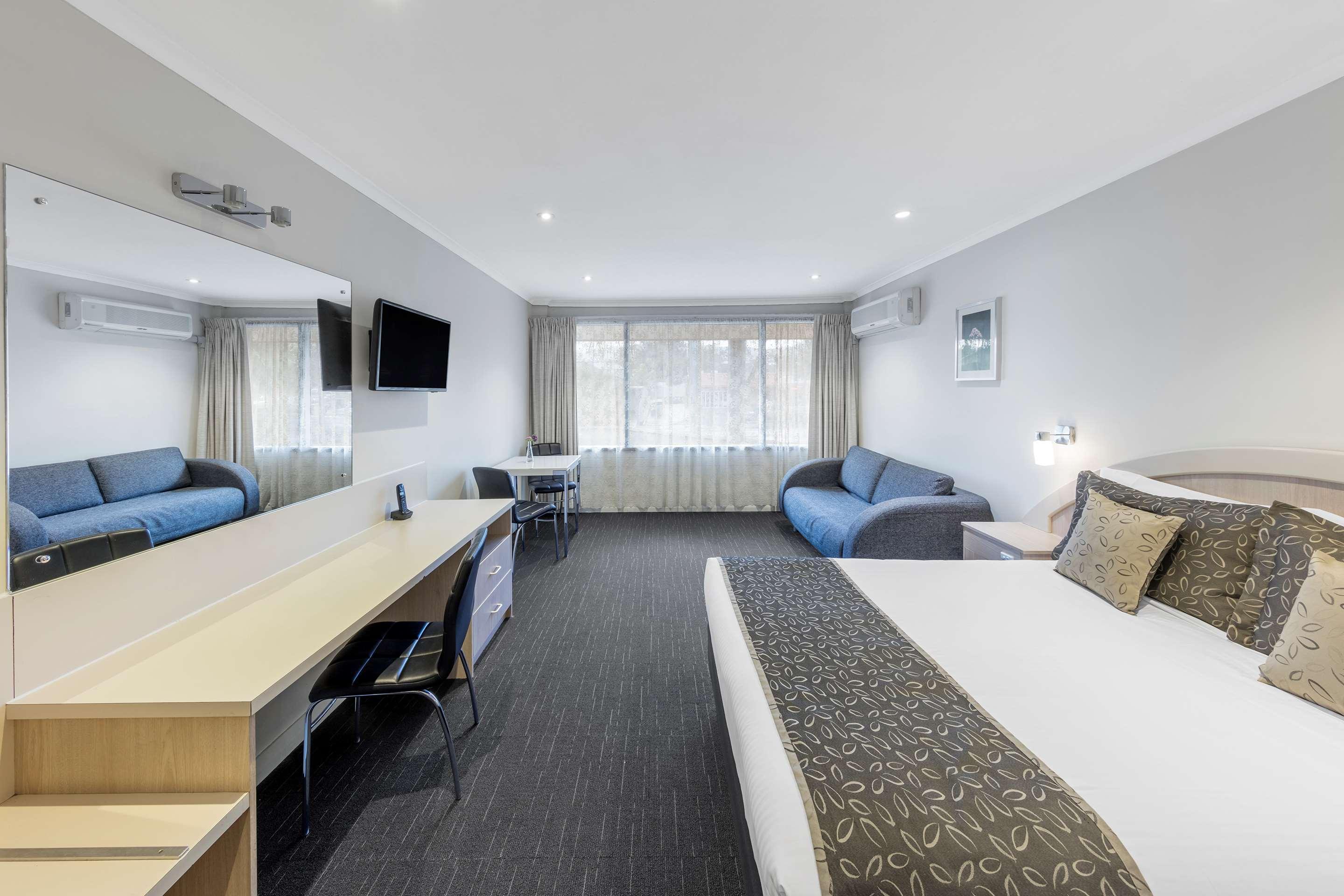 Best Western Plus Service Inn & Suites Lethbridge Buitenkant foto