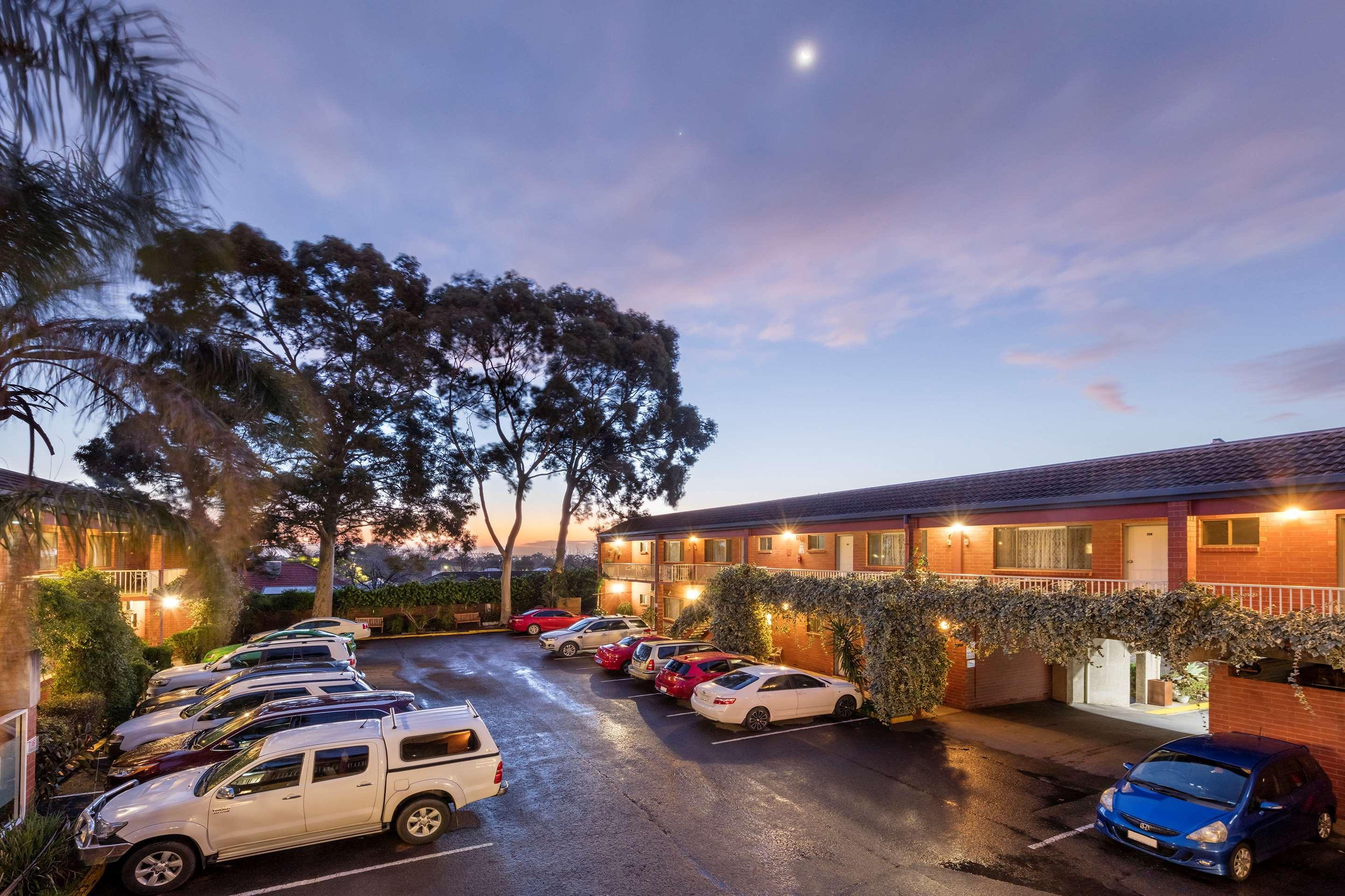 Best Western Plus Service Inn & Suites Lethbridge Buitenkant foto