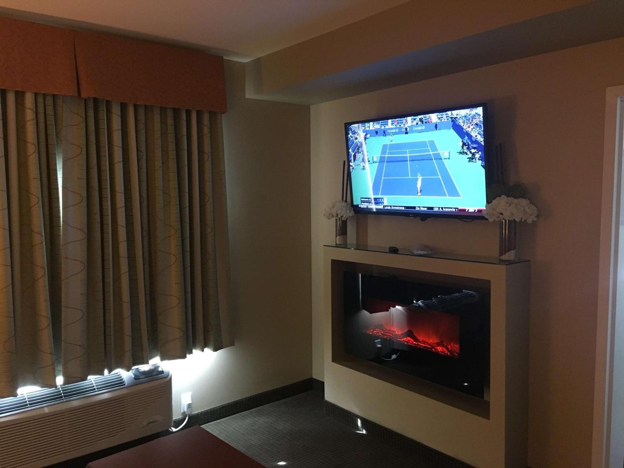 Best Western Plus Service Inn & Suites Lethbridge Buitenkant foto