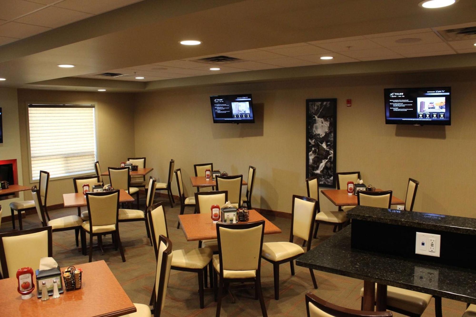 Best Western Plus Service Inn & Suites Lethbridge Buitenkant foto
