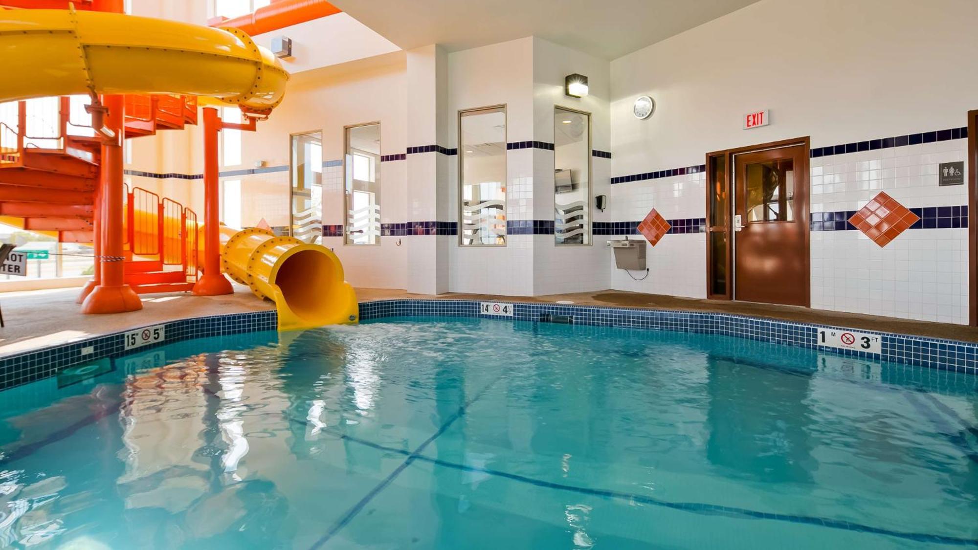 Best Western Plus Service Inn & Suites Lethbridge Buitenkant foto