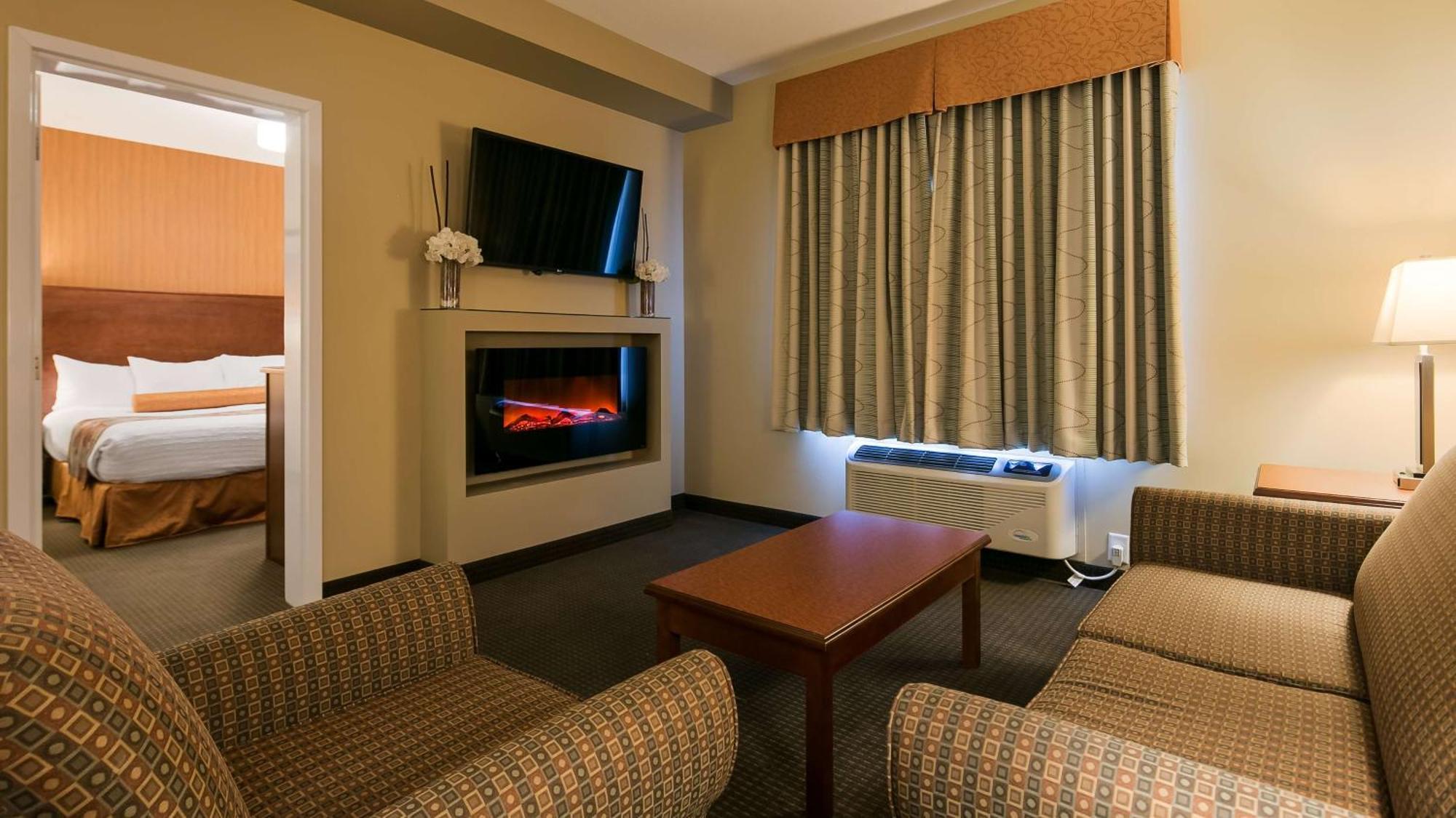Best Western Plus Service Inn & Suites Lethbridge Buitenkant foto