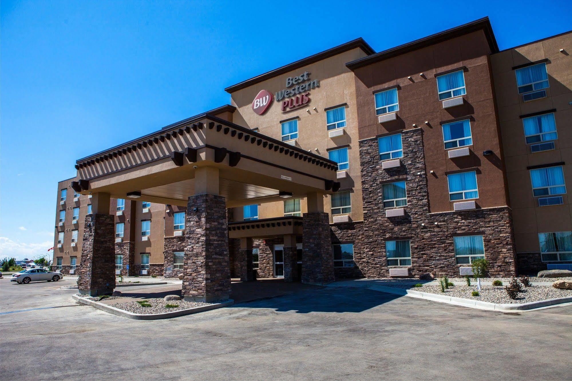 Best Western Plus Service Inn & Suites Lethbridge Buitenkant foto